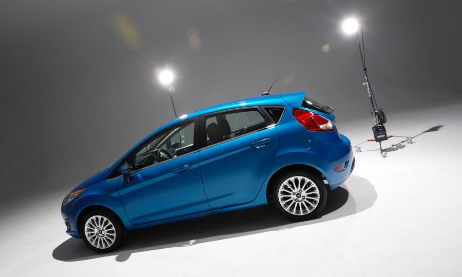  Ford Fiesta 5-Door 2014 года  (US) (фото 37 из 122)